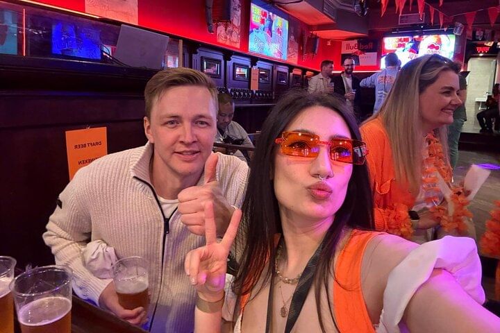 Private Hostess Bar Tour in Amsterdam Red Light District (3h)