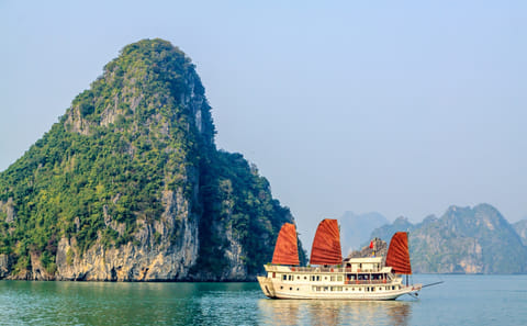 10-Day Vietnam Discovery Tour from Ho Chi Minh City to Hanoi