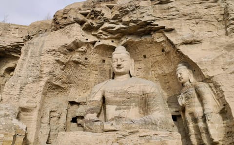 Datong tour of Hanging Temples, Yungang Grottoes, and Pagoda