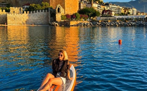 Stand Up Paddleboarding Experience in Alanya