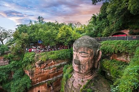 Private Transfer to the Leshan Giant Buddha: Comfortable & Convenient Service