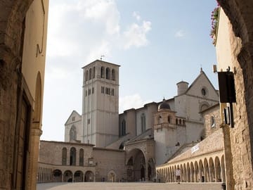 Discover Assisi – UNESCO Treasures, Basilica & Roman Wonders
