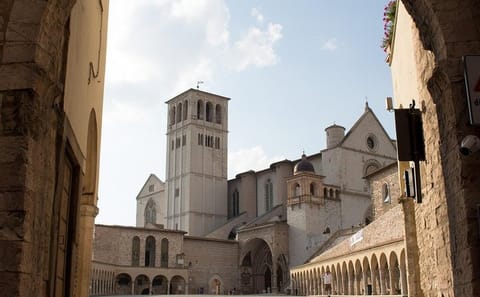 Private Walking Tour of Assisi's UNESCO Heritage Sites