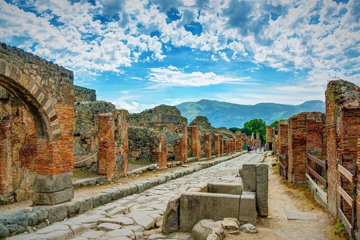 Pompeii Ruins and Vesuvius Full-Day Tour from Naples