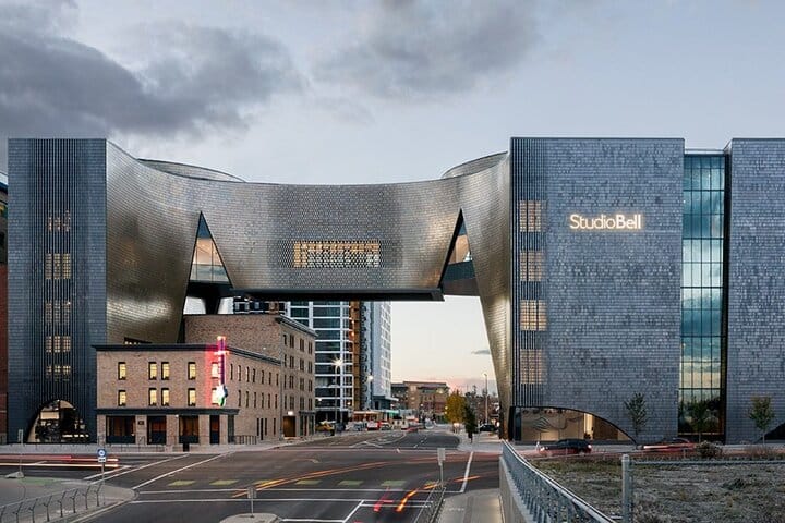 Private Luxury Full Day Calgary City Tour by Car