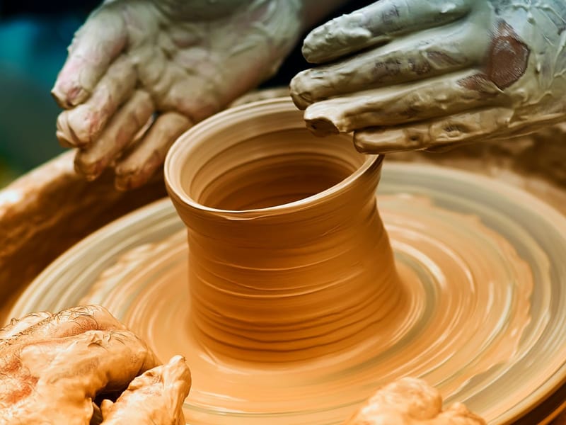 Jingdezhen Porcelain Wheel-Throwing Workshop with English Guide