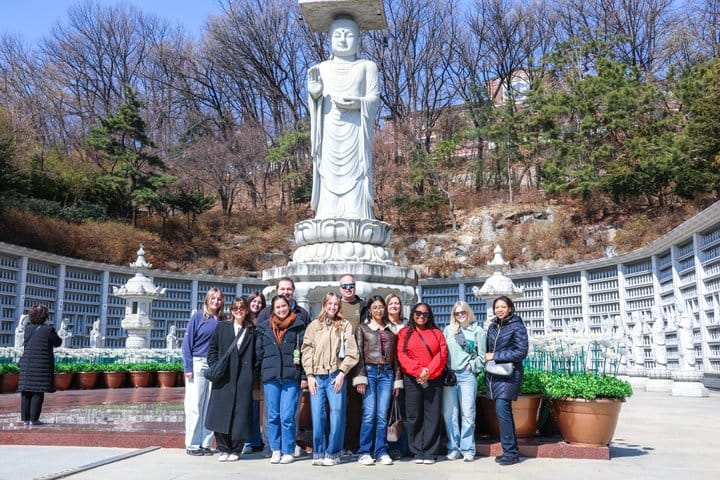 korea Bongeunsa Temple in Gangnam seoul tour , korea travel , seoul guide SeoulCar, SeoulVehicle ,PrivateCar,PrivBongeunsa Temple in Gangnam