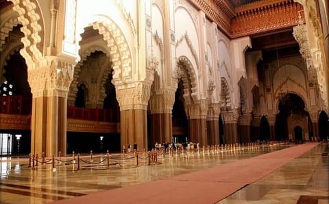 Casablanca to Fes Day Trip with Guided Medina Tour