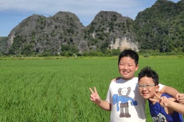 1 Day Ninh Binh Guided Tour from Hanoi by Limousine (Group of 9)