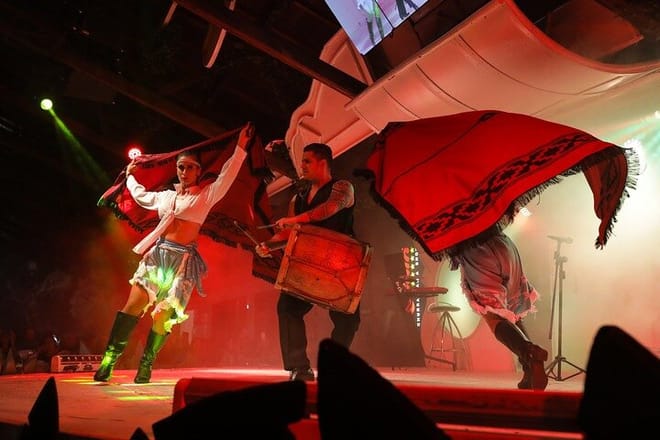 Foz do Iguacu Dancing Musical Show with Dinner and Pickup 5