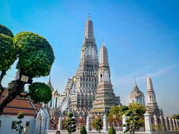 Guided Tour in Grand Palace & Emerald Buddha by MyProGuide