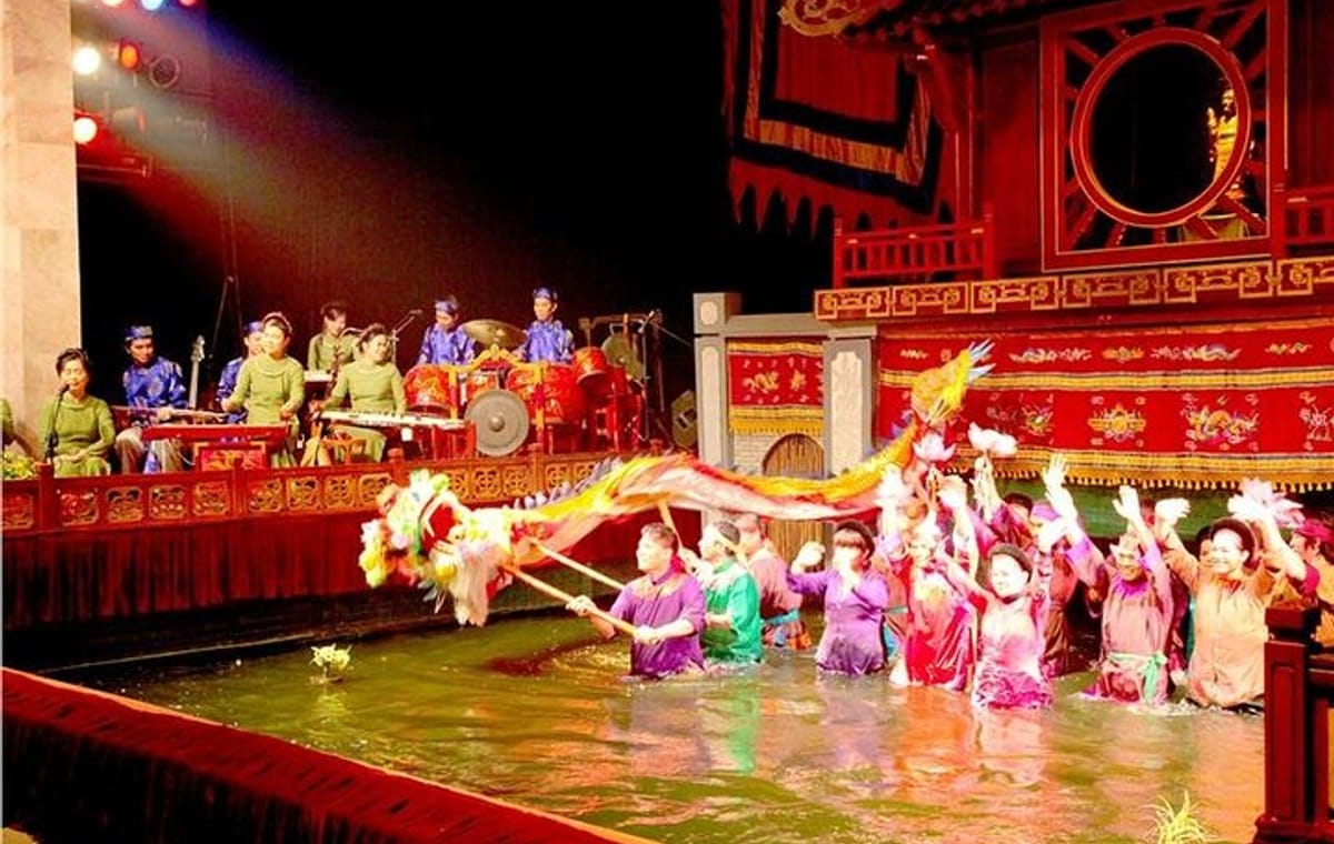 Water Puppet Show & Dinner on Cruise