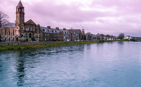 8-Day Rail Tour of Edinburgh and Glasgow, Scotland