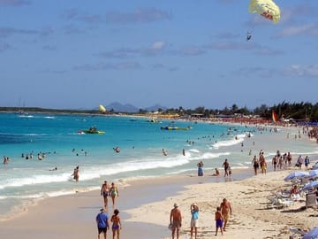 Explore Three Local Beaches in St. Maarten with Lunch