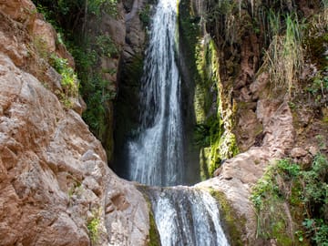 Private 2-Day Sacred Valley Tour: Waterfalls and Chinchero