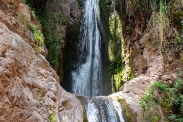 Private 2-Day Sacred Valley Tour: Waterfalls and Chinchero