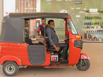 Tuk Tuk Tour of Colombo's Cultural Highlights