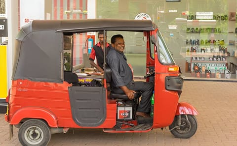 Tuk Tuk Tour of Colombo's Cultural Highlights