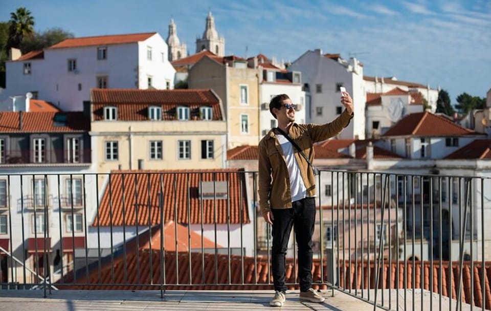 Professional Photography Session in Lisbon's Alfama District