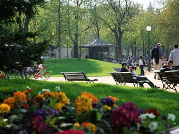 Guided Walking Tour of the Champs-Elysées Gardens in Paris