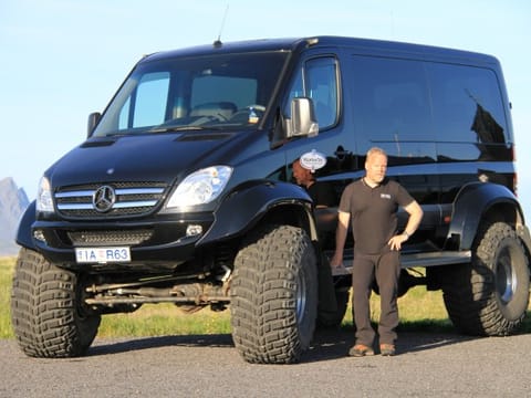 Private Super Jeep with driver guide, fits 10 passengers, photo 2
